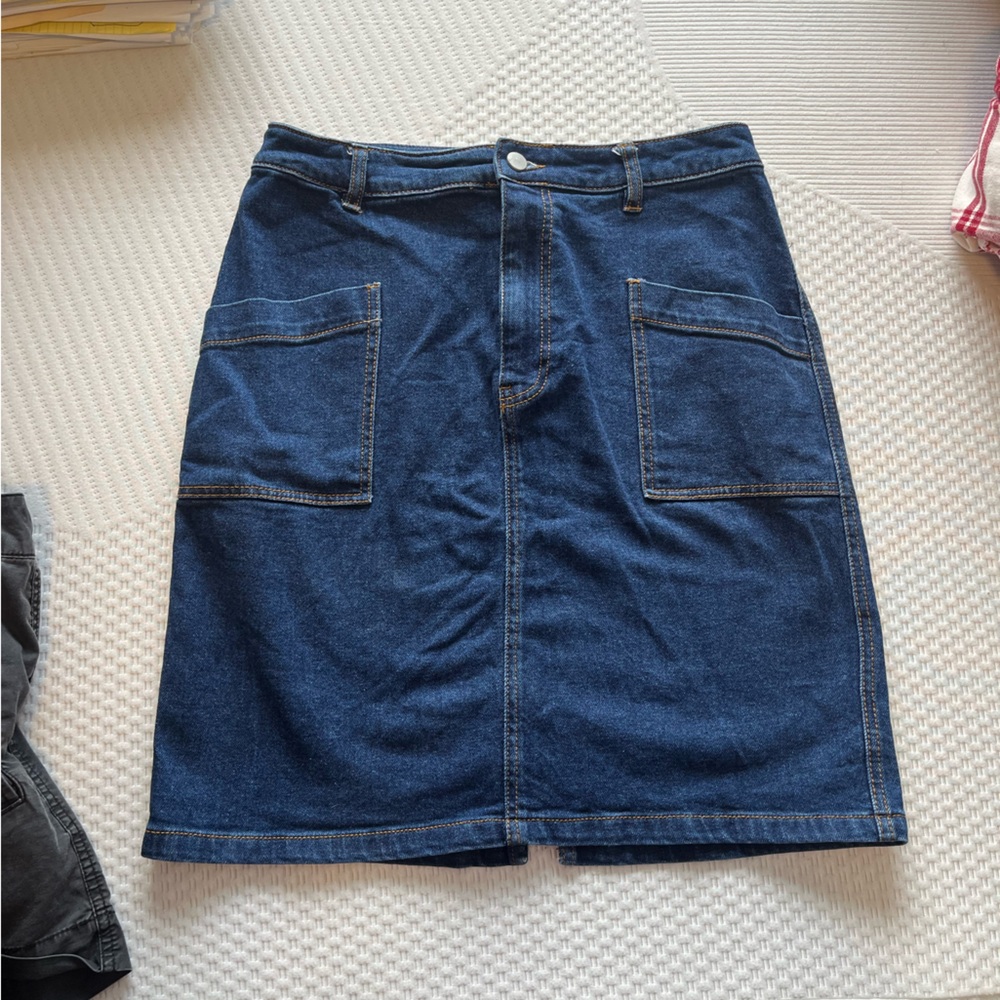 Universal Thread Blue Knee-Length Pencil Skirt
